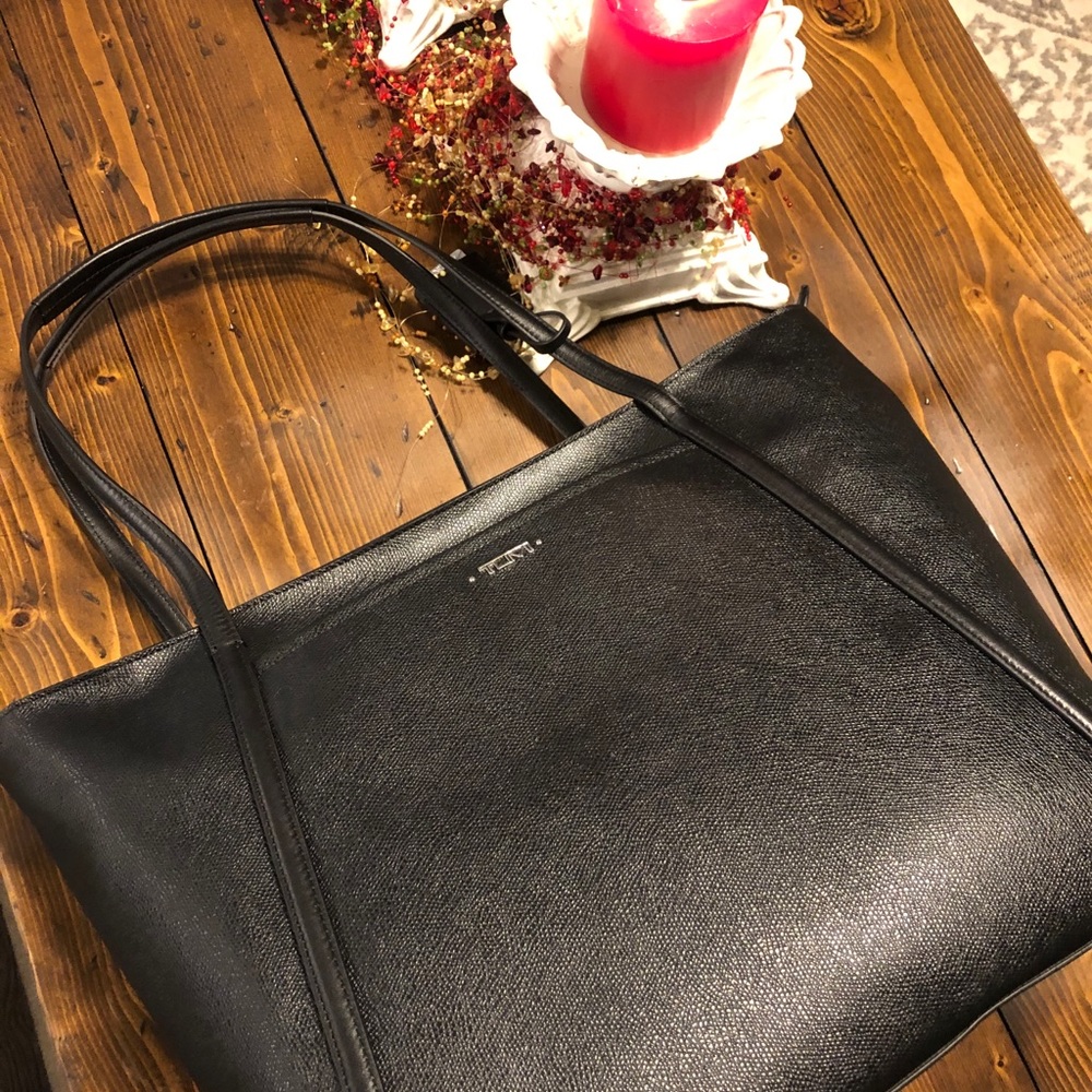 Tumi tote bag